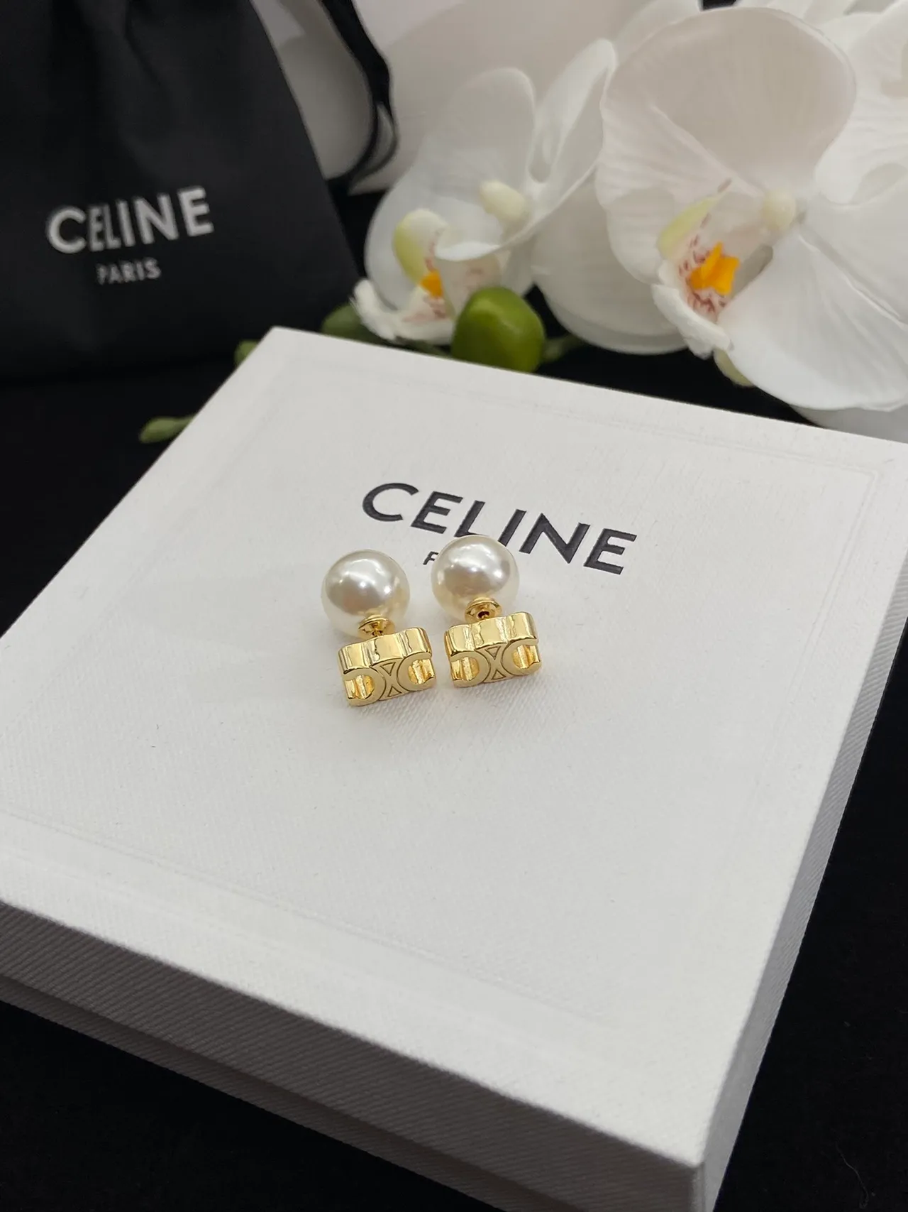 Celine Brincos de Pérola com Motivo de Laço 6