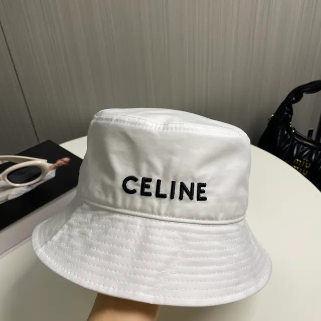 Celine علامة مطرزة قبعة سلة بيضاء 3
