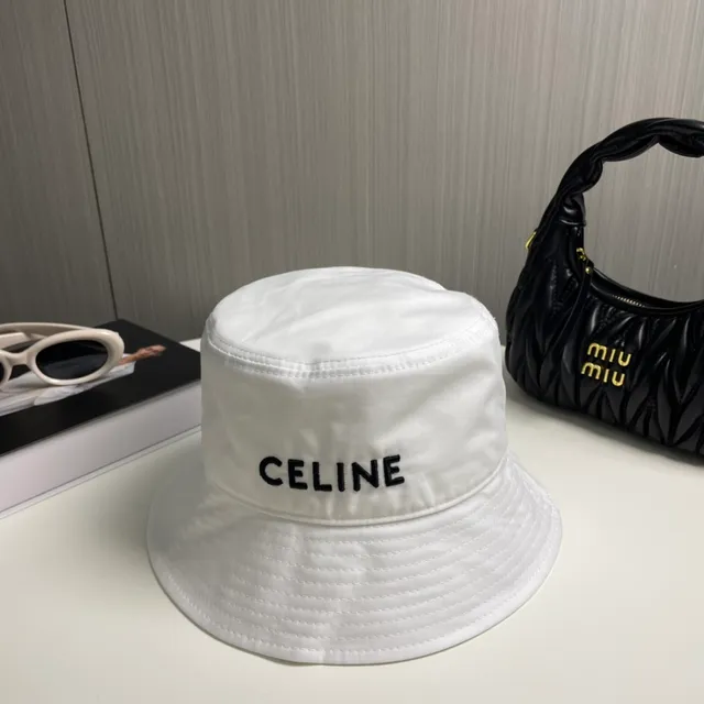 Celine علامة مطرزة قبعة سلة بيضاء 9
