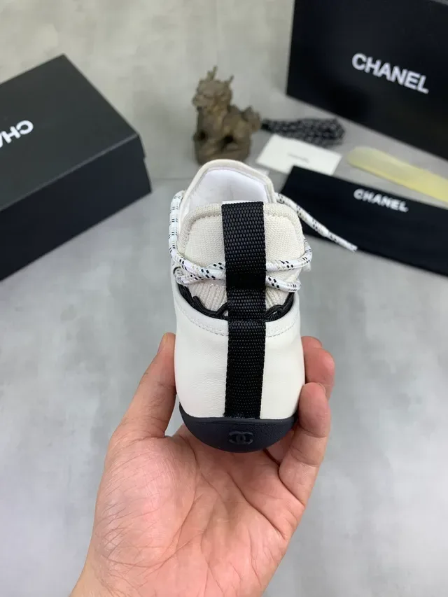 Chanel Beige Black Off-White Leather Upper Speckled Laces Sneakers 3