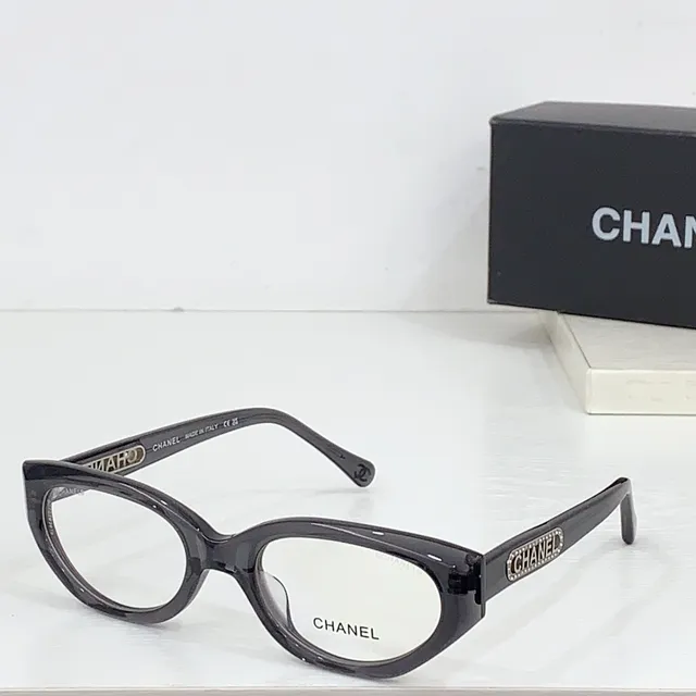 Chanel Gafas Ópticas Marco Rectangular de Acetato Negro Dorado Brillante 4