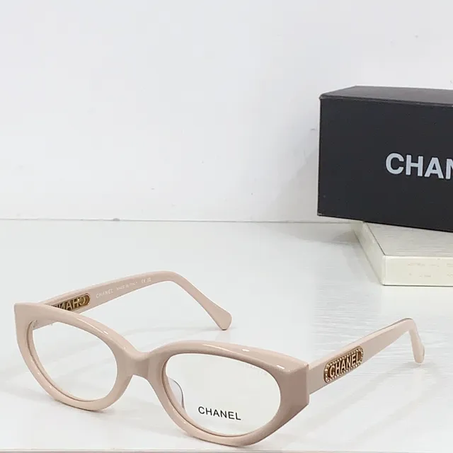 Chanel Gafas Ópticas Marco Rectangular de Acetato Negro Dorado Brillante 8