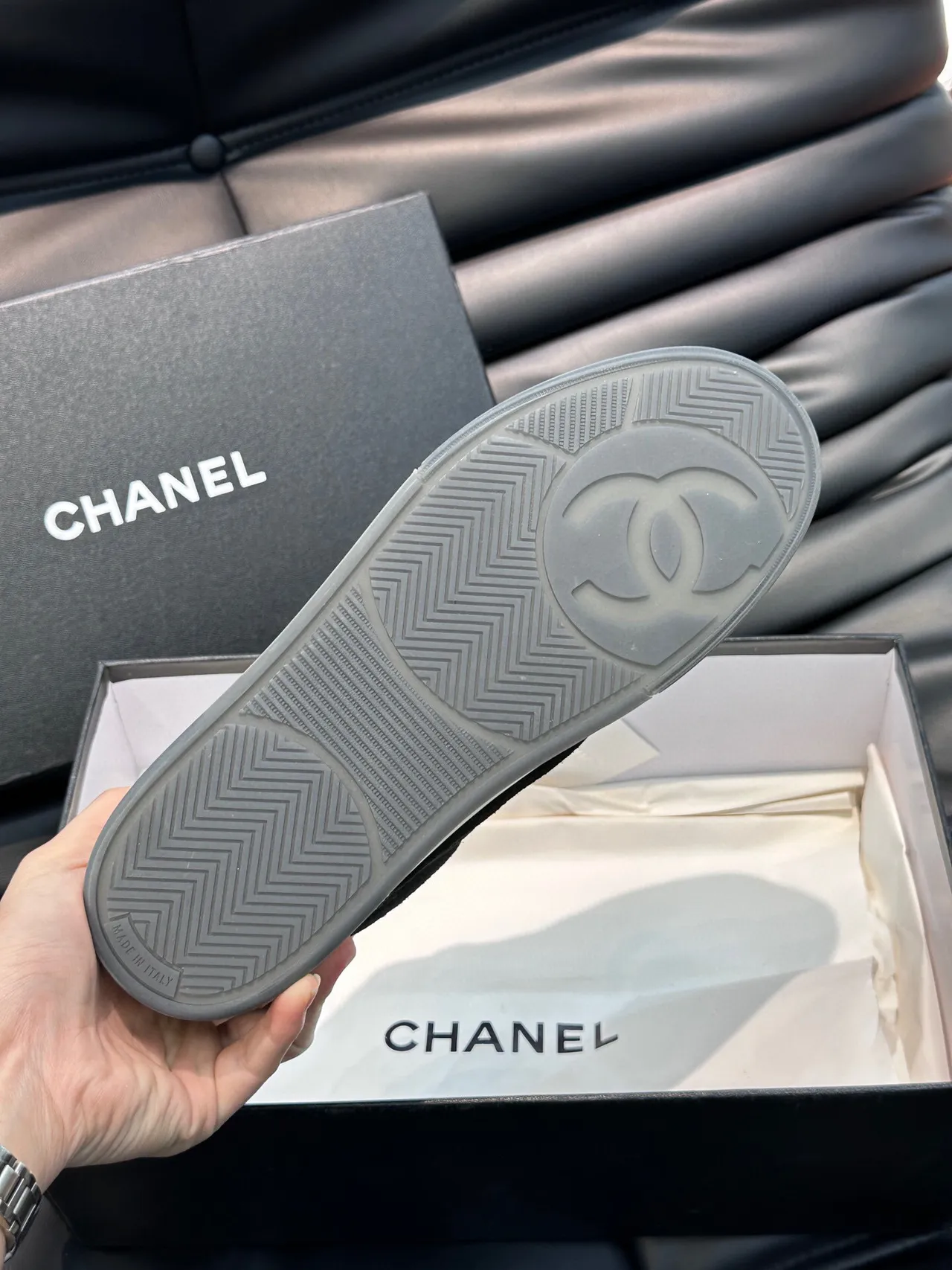 Chanel Chaussures Lifestyle Noires Blanches Low-Top en Daim et Cuir Panelées 9