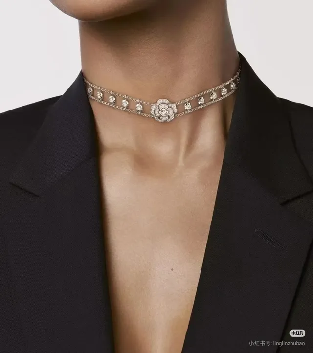 Chanel Camélia سلسلة مزدوجة كريستال Camellia قلادة 3