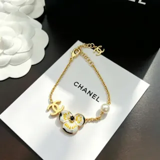 Chanel Camellia 珐琅珍珠金色手链