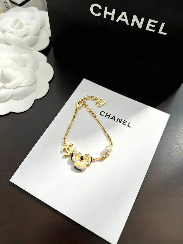 Chanel Camellia إيمل ولؤلؤ سواري ذهبي اللون 8