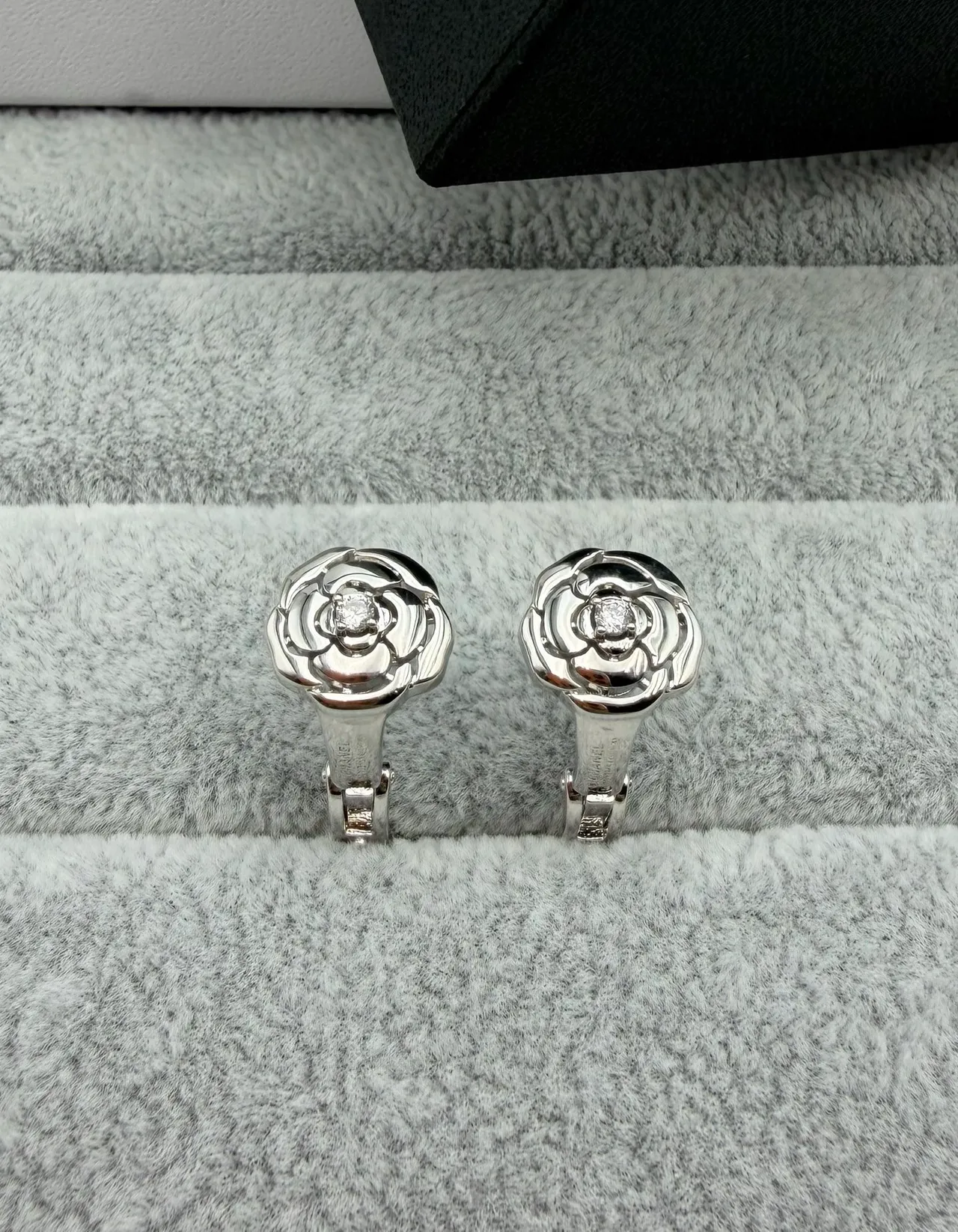 Chanel Camellia Gold Silver Flower Motif Hinged Clip-On Earrings 4