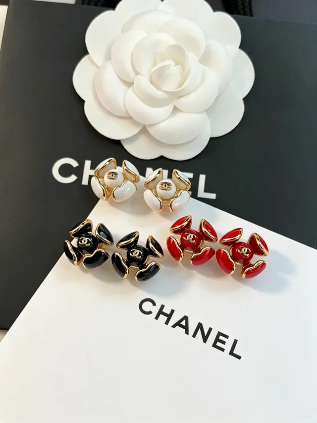 Chanel Camellia White Gold Enamel/resin Earrings 4