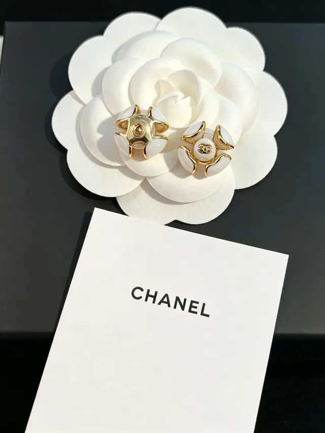 Chanel Camellia White Gold Enamel/resin Earrings 5