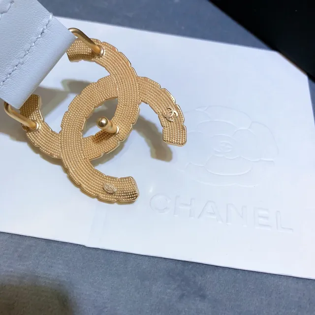 حزام Chanel CC ذهب أبيض مطرز إبزيم متشابك لؤلؤ وتفاصيل الكريستال حزام جلدي 5