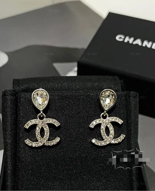 Chanel CC Logo أقراط قطرة ذهب شفاف مع نمط كريستال 2