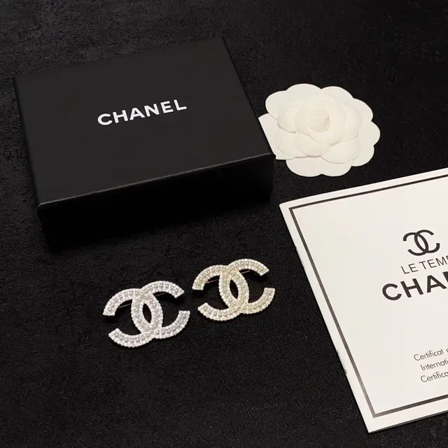 Chanel CC Logo पेव क्रिस्टल ब्रोच 2
