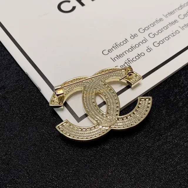 Chanel CC Logo पेव क्रिस्टल ब्रोच 6