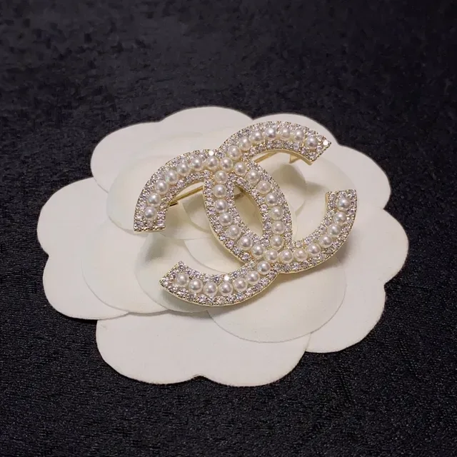 Chanel CC Logo पेव क्रिस्टल ब्रोच 7