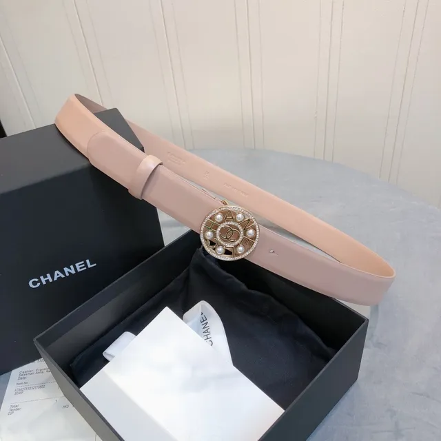 Chanel CC Pearl Beige Gold Crystal-Trimmed Leather Belt 2