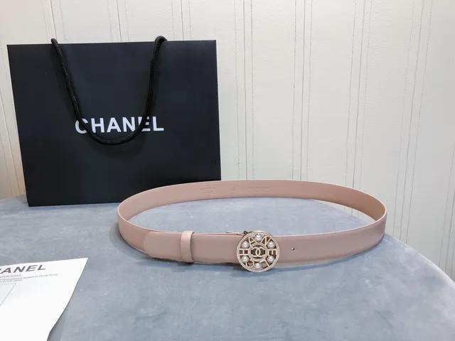 Chanel CC Pearl Beige Gold Crystal-Trimmed Leather Belt 3