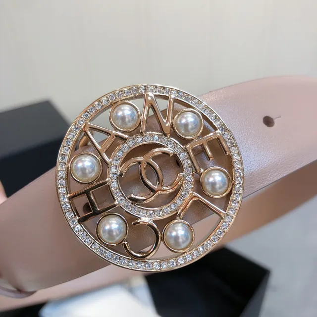 Chanel CC Pearl Beige Gold Crystal-Trimmed Leather Belt 4
