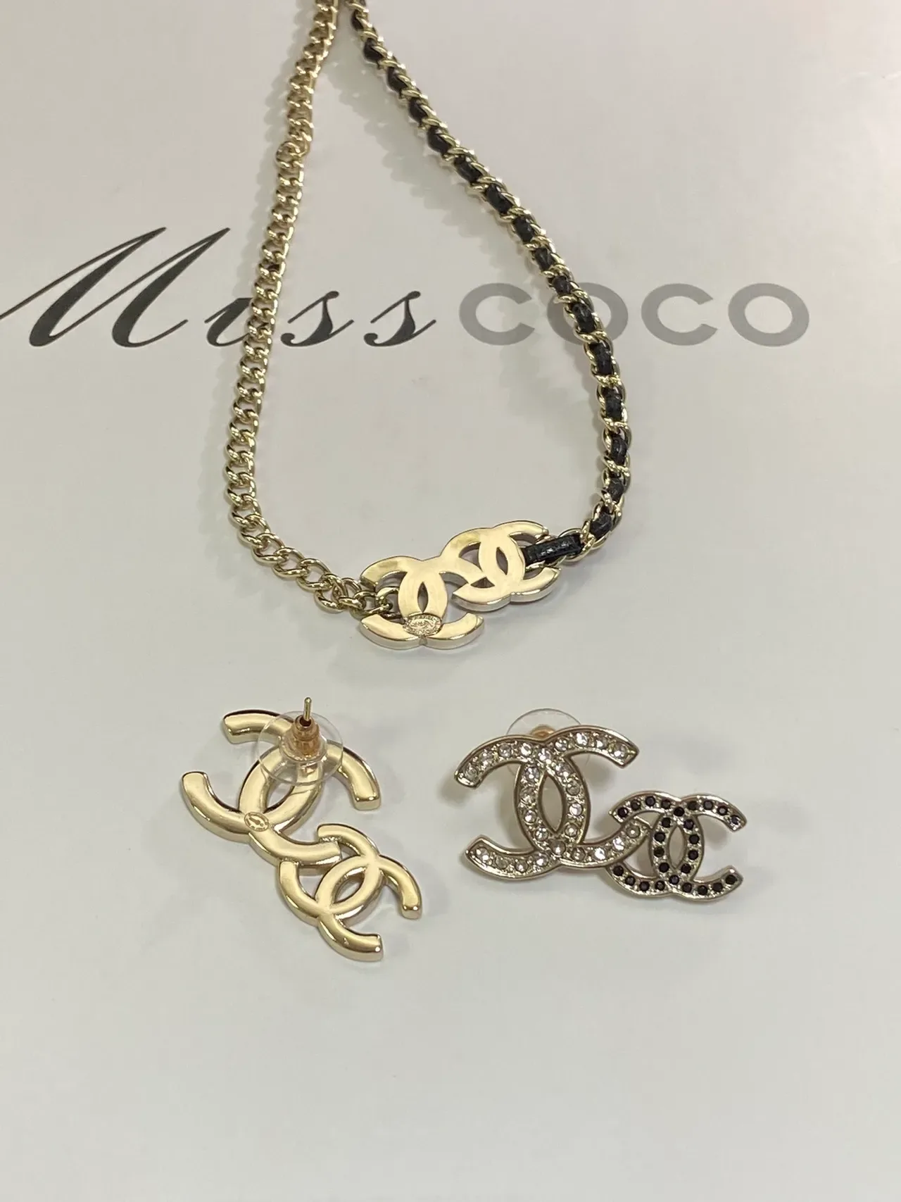 Collier Chanel Classique Double CC Cristal Pavé 2
