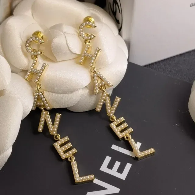 Chanel Logo Lettre Perle Boucles d'oreilles 4