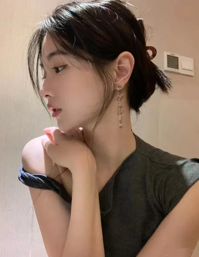Chanel Logo Lettre Perle Boucles d'oreilles 5