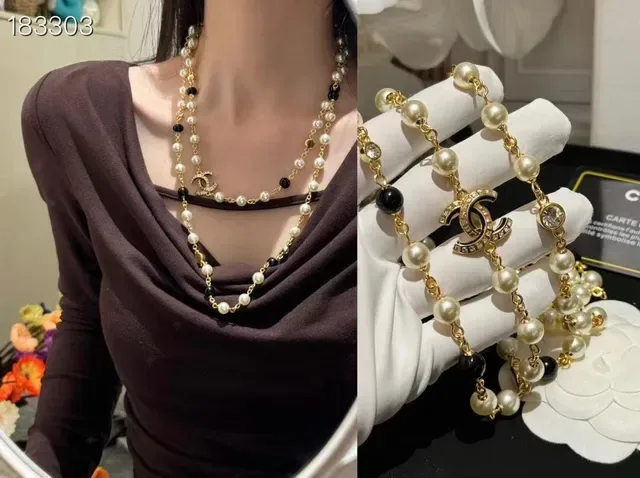 Colar Chanel pérolas longas corrente ouro branco Interlocking CC Logo Charms Colar 2