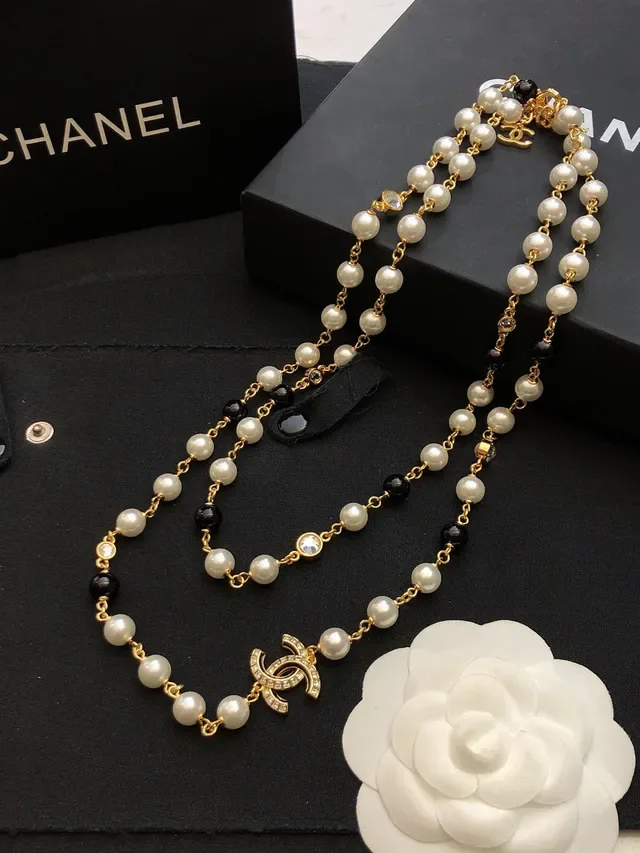 Colar Chanel pérolas longas corrente ouro branco Interlocking CC Logo Charms Colar 7