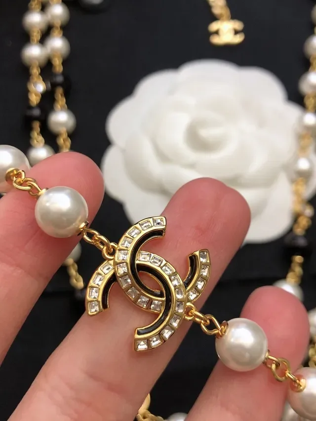 Colar Chanel pérolas longas corrente ouro branco Interlocking CC Logo Charms Colar 8