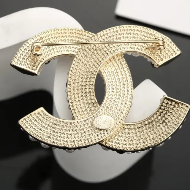 Chanel मोती और काले कण CC ब्रोच 5