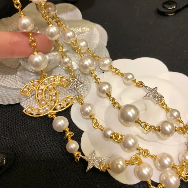 قلادة Chanel لؤلؤ وشعار CC سلسلة ذهب أبيض مزدوجة الطبقات 8