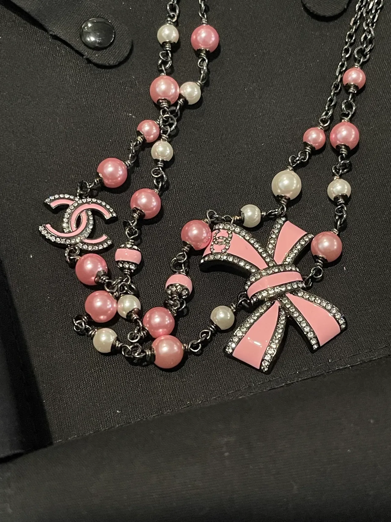 Chanel Pink and White Pearl Bead CC Logo Bow Necklace 10