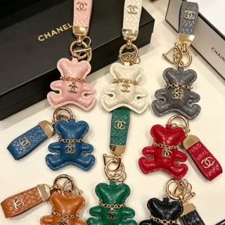 Chanel Teddy Bear पिंक गोल्ड क्विल्टेड लेदर इंटरलॉकिंग सीसी लोगो हैंडबैग