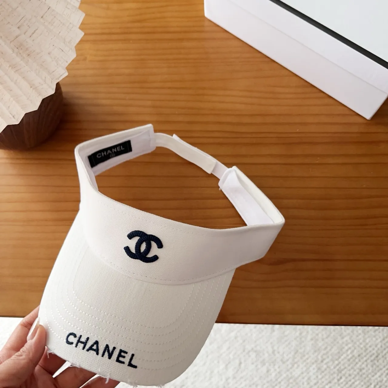 Chanel 白海军 遮阳帽轮廓 刺绣标志 棒球帽 5