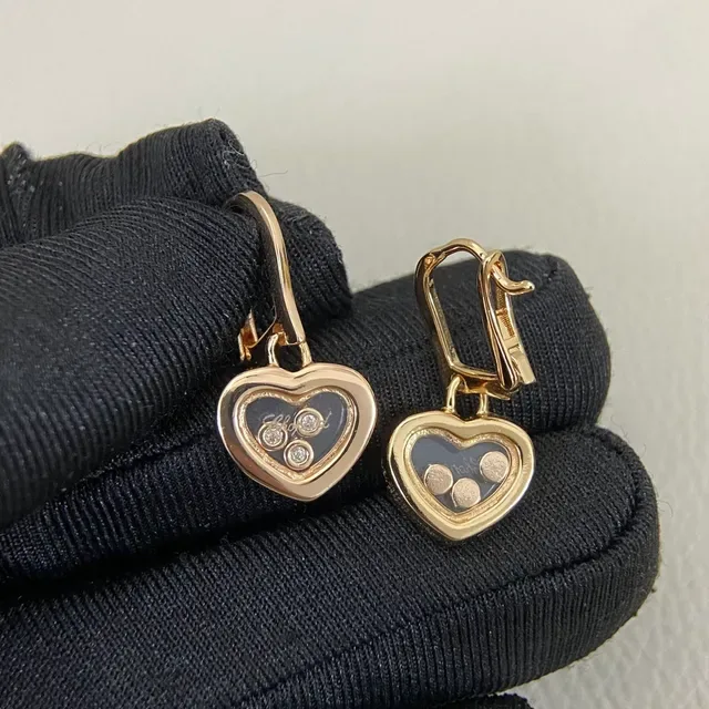 Chopard Happy Hearts Boucles d'oreilles en diamants en forme de cœur mobiles 5