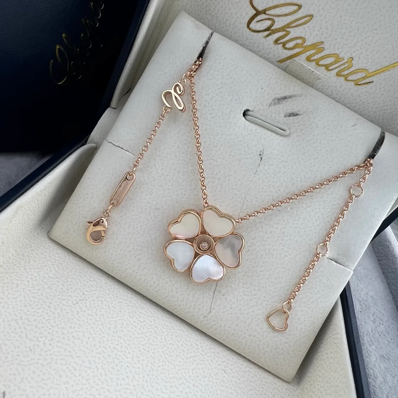Chopard Happy Hearts 红白五瓣心形花卉玫瑰金吊坠项链 4