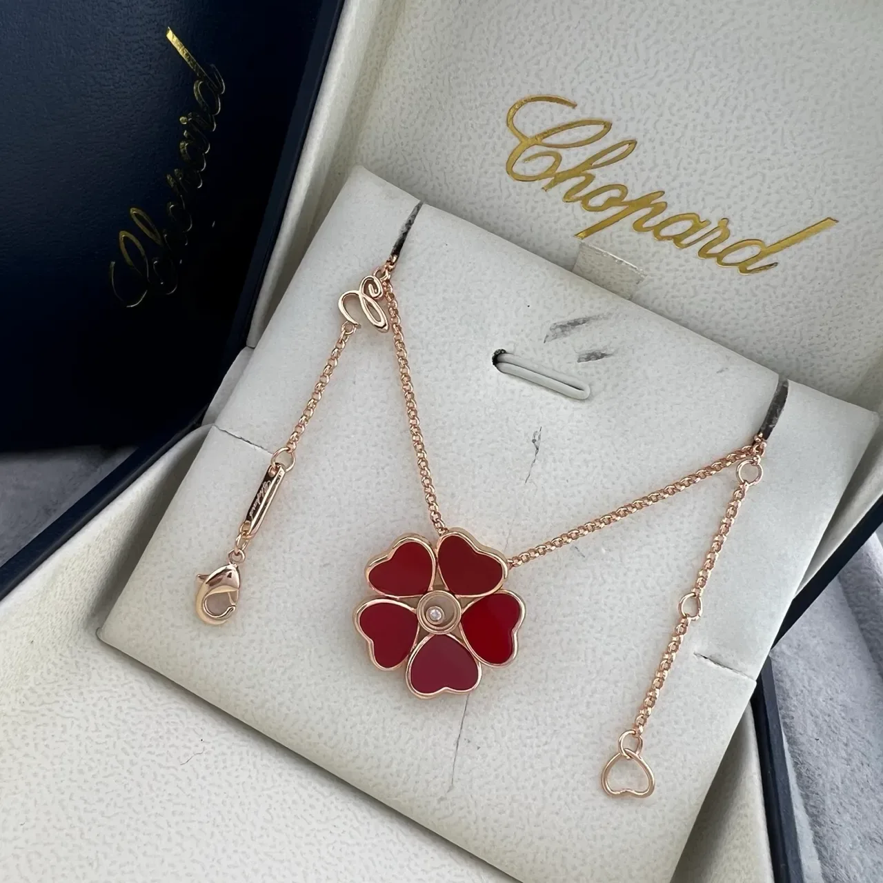 Chopard Happy Hearts 红白五瓣心形花卉玫瑰金吊坠项链 5