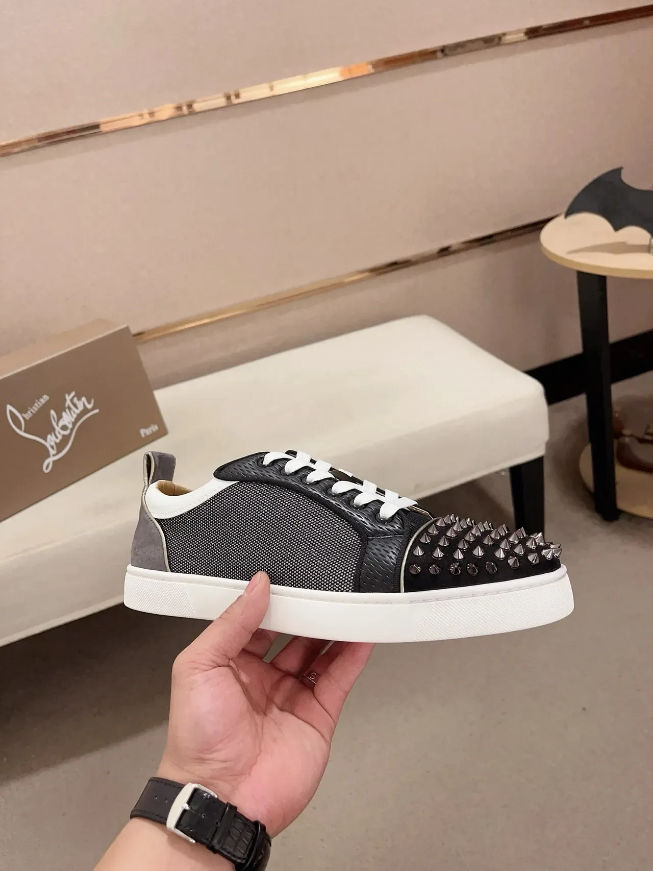 Christian Louboutin Negro Blanco Punta con Spikes Parte Superior de Material Mixto Sneakers Lifestyle 3
