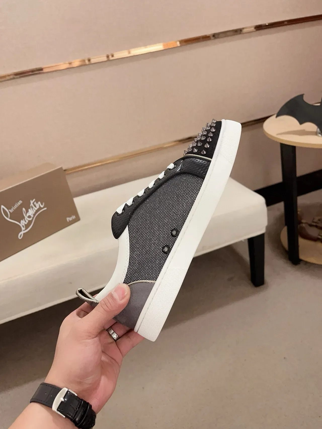 Christian Louboutin Negro Blanco Punta con Spikes Parte Superior de Material Mixto Sneakers Lifestyle 4
