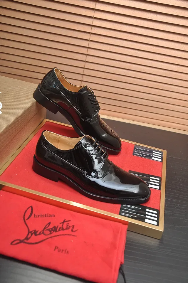 Christian Louboutin Chaussures Oxford Brogue Cap-Toe Noir Brun Cuir Patenté Haut Brillant 4