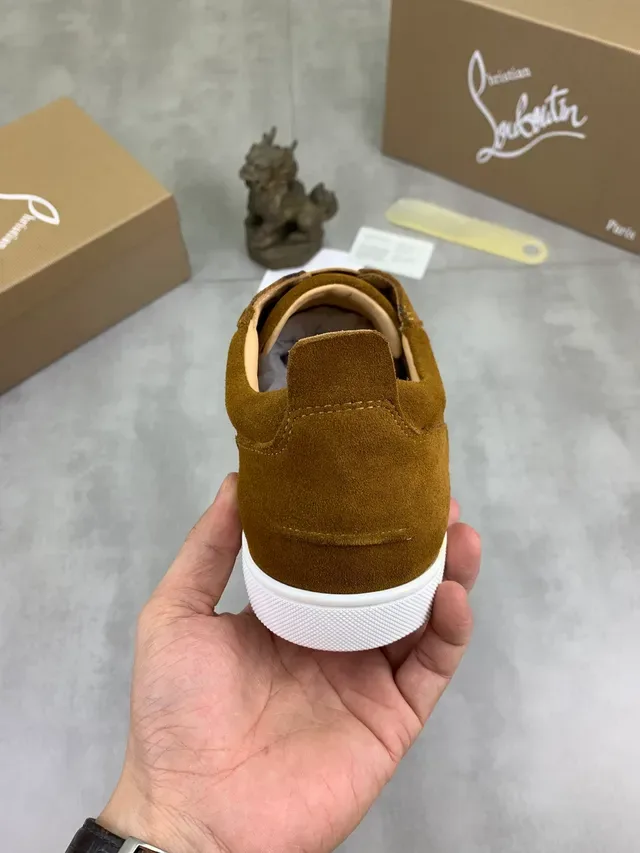 Christian Louboutin Chaussures lifestyle slip-on en daim 3