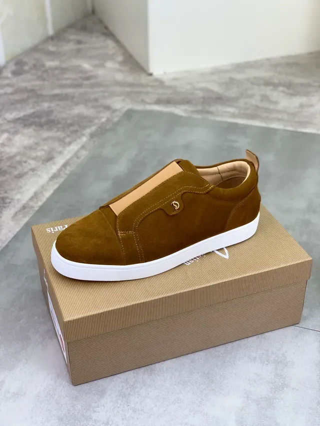 Christian Louboutin Chaussures lifestyle slip-on en daim 4