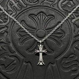 Chrome Hearts गॉथिक क्रॉस पेव पेंडेंट नेकलेस