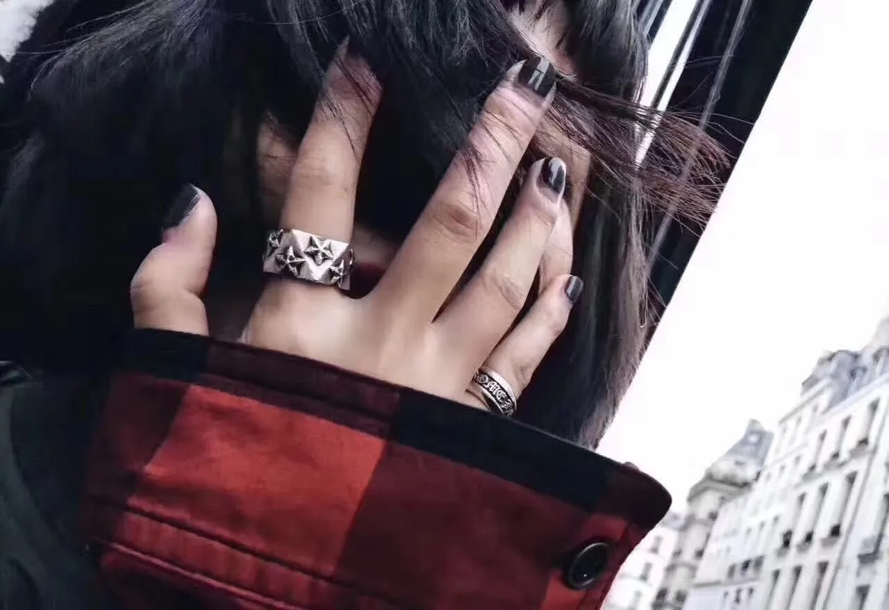 Chrome Hearts 哥特字母宽带戒指 银黑氧化戒指 3