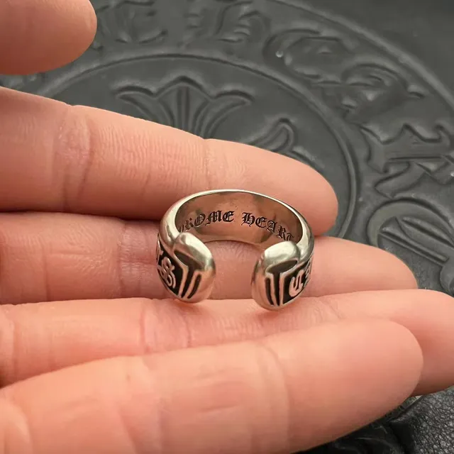 Chrome Hearts 哥特字母宽带戒指 银黑氧化戒指 4