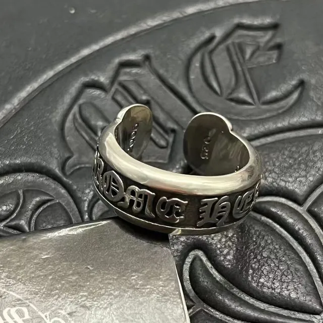 Chrome Hearts 哥特字母宽带戒指 银黑氧化戒指 8