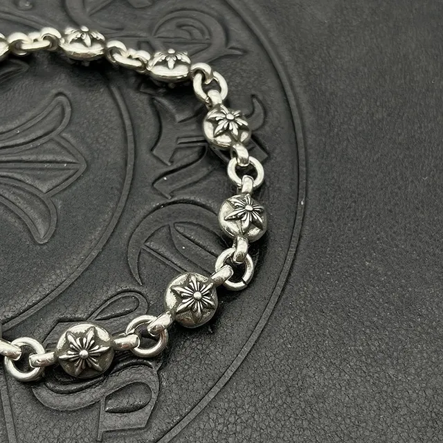 Chrome Hearts 银色花卉珠链扭扣手链 3