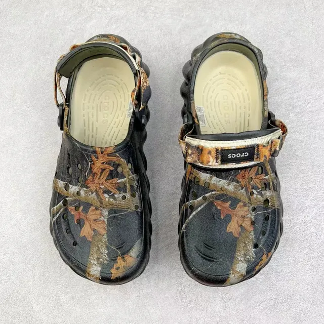 Crocs Negro Multicolor Construcción de Espuma Moldada Impresión de Hoja Camuflaje Zueco 9