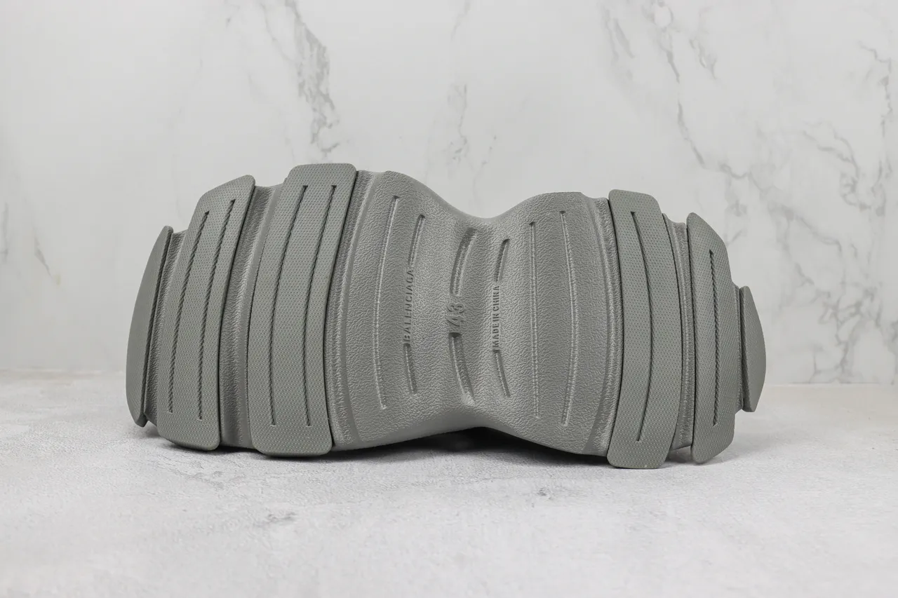 Crocs Echo Clog 灰色模压泡沫凉鞋 5