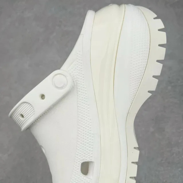 Crocs Echo Clog off-white zueco de plataforma 4