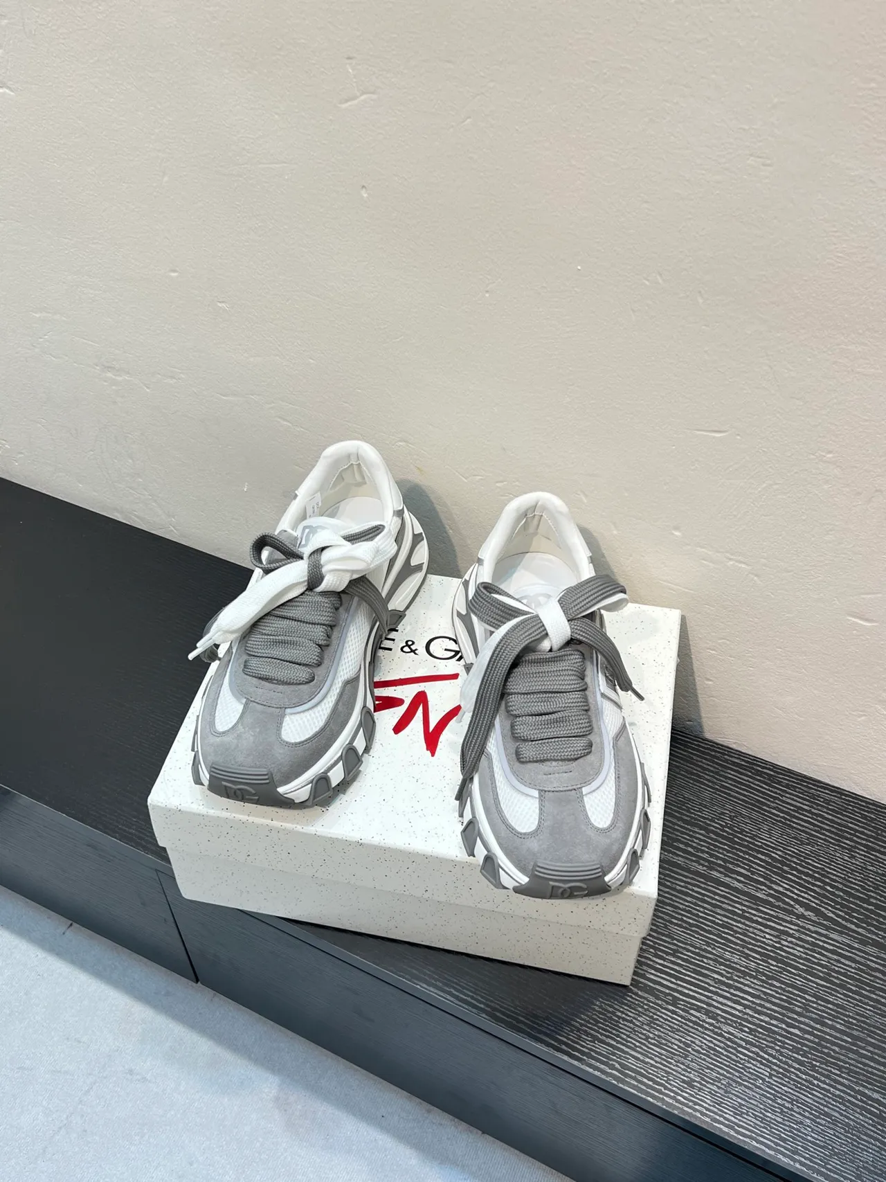 DC Shoes सफेद ग्रे प्लेटफॉर्म सोल मिश्रित सामग्री ऊपरी मोटी स्नीकर 2