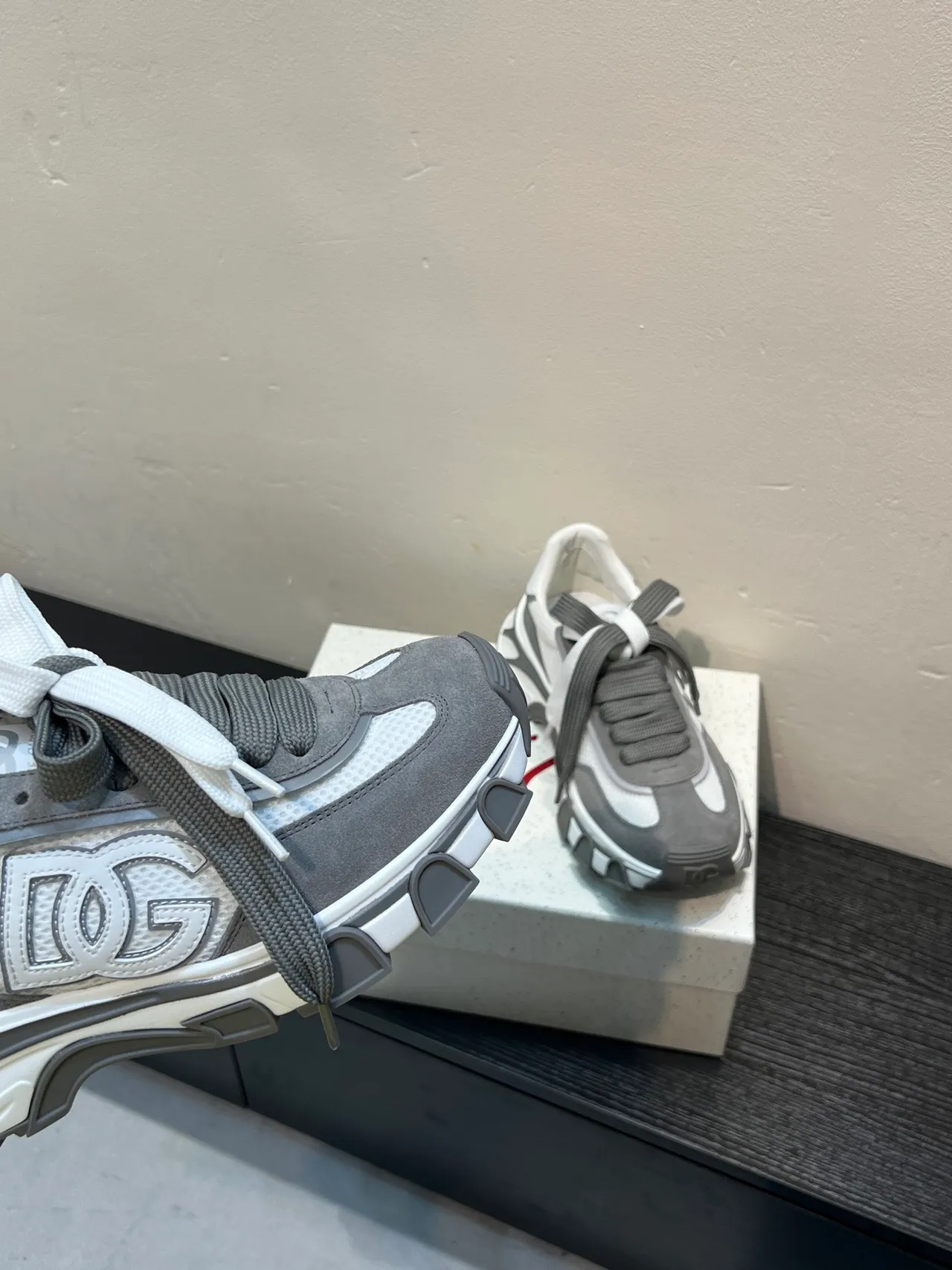 DC Shoes सफेद ग्रे प्लेटफॉर्म सोल मिश्रित सामग्री ऊपरी मोटी स्नीकर 8